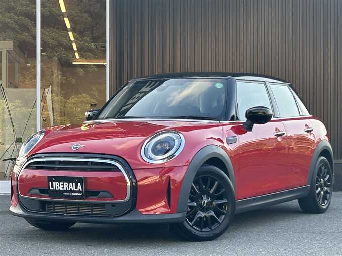 新着情報“ＭＩＮＩクーパー ピカデリーエディション”2021年式チリ・レッド入荷しました！