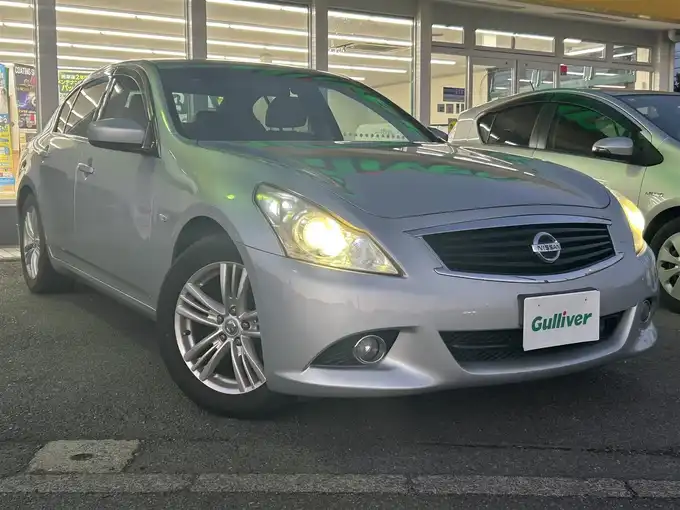 新着情報“スカイライン250GT”2010年式ブリリアントシルバー入荷しました！