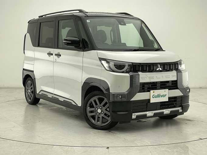 新着情報“デリカミニT プレミアム”2025年式白Ⅱ入荷しました！