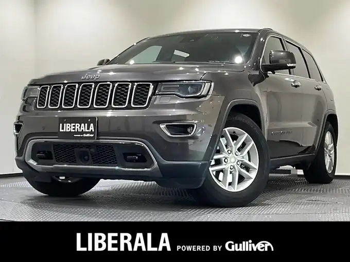 新着情報“ジープ・グランドチェロキーリミテッド”2018年式グレー入荷しました！