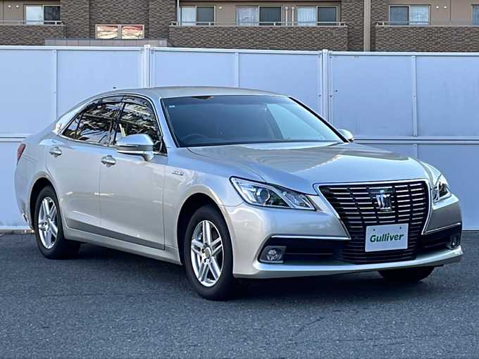 新着情報“クラウンハイブリッドロイヤルサルーン Four”2015年式プレシャスシルバー入荷しました！