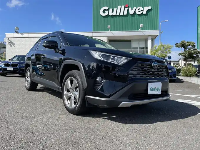 新着情報“ＲＡＶ４ハイブリットG”2021年式黒入荷しました！