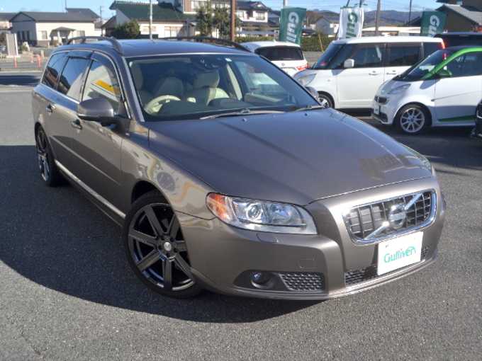 新着情報“Ｖ７０T5 SE”2011年式ゴールド入荷しました！