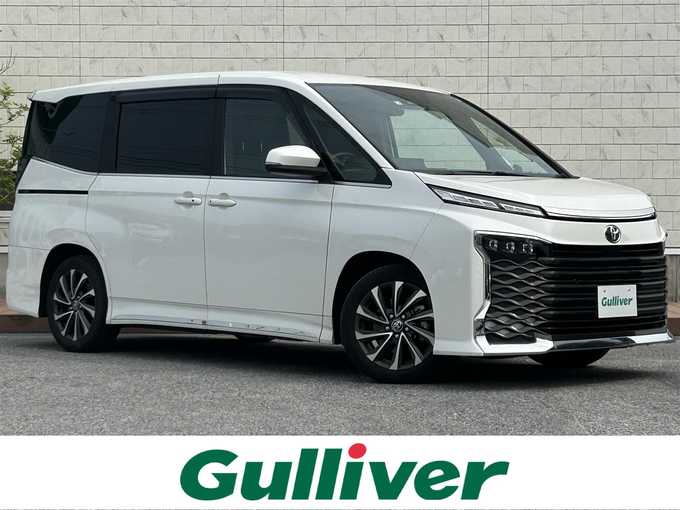新着情報“ヴォクシーS－Z”2022年式ホワイトパールクリスタルシャイン入荷しました！