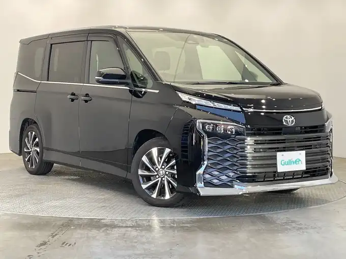 新着情報“ヴォクシーS－Z”2022年式アティチュードブラックマイカ入荷しました！