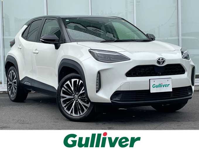 新着情報“ヤリスクロスZ”2022年式ブラックマイカ/ホワイトパールクリスタルシャイン 2トーン入荷しました！