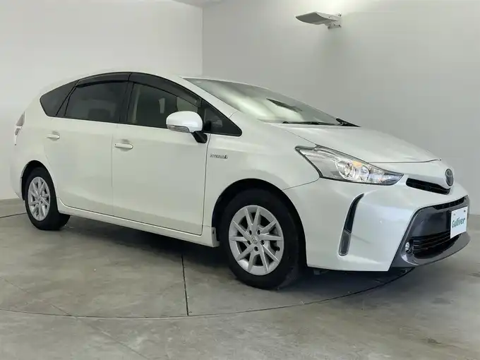 新着情報“プリウスαS”2017年式ホワイトパールクリスタルシャイン入荷しました！