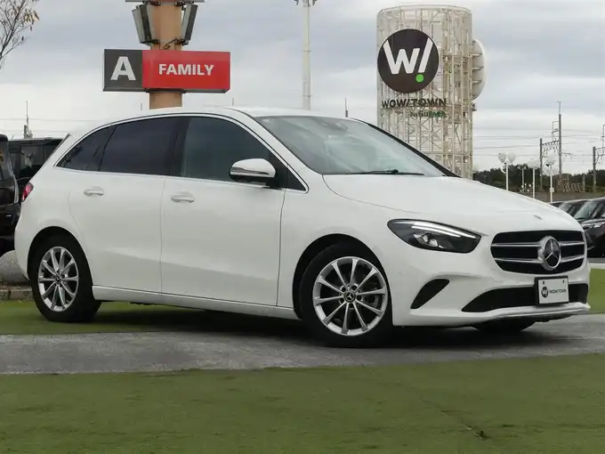 新着情報“ＢクラスB200d”2020年式ポーラホワイト入荷しました！