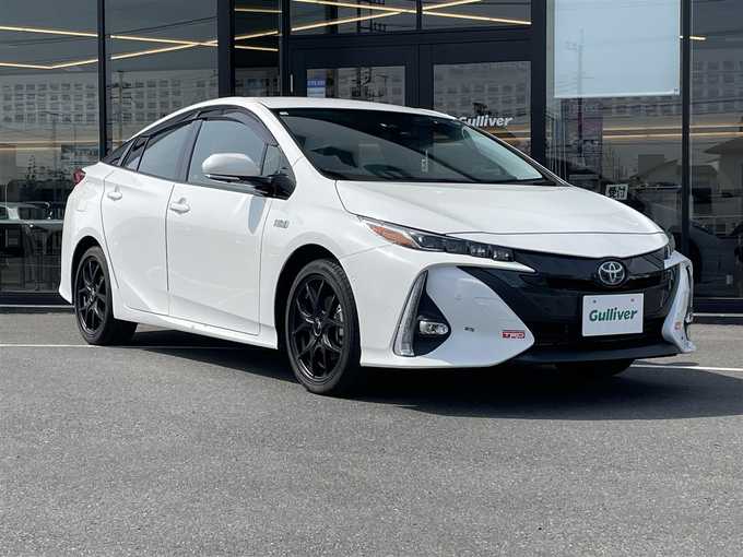 新着情報“プリウスＰＨＶAナビパッケージ”2020年式スーパーホワイトⅡ入荷しました！