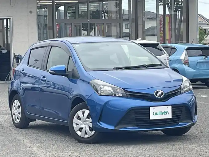 新着情報“ヴィッツF”2015年式コバルトブルーメタリック入荷しました！