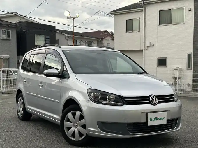新着情報“ゴルフトゥーランTSI コンフォートライン”2014年式シルバー入荷しました！