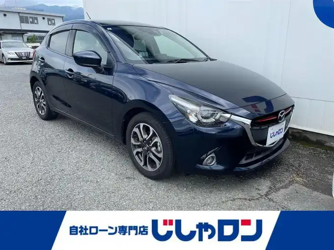新着情報“デミオXDツーリング”2015年式ディープクリスタルブルーマイカ入荷しました！