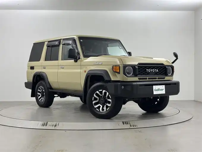 新着情報“ランドクルーザー７０AX”2025年式ベージュ入荷しました！