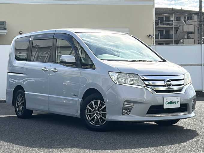 新着情報“セレナハイウェイスター S－ハイブリッド Vセレクション”2013年式エターナルスノーホワイト入荷しました！