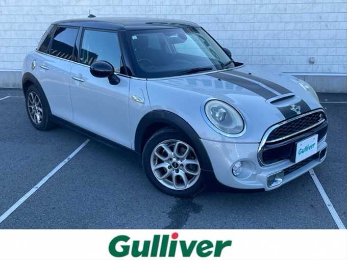 新着情報“ＭＩＮＩジャーミン クーパーS”2014年式ホワイト・シルバー入荷しました！