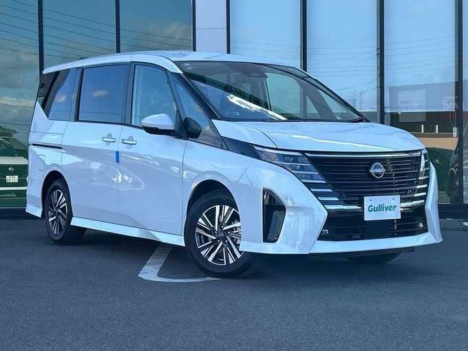 新着情報“セレナe－パワー ハイウェイスターV”2025年式ホワイトパール入荷しました！