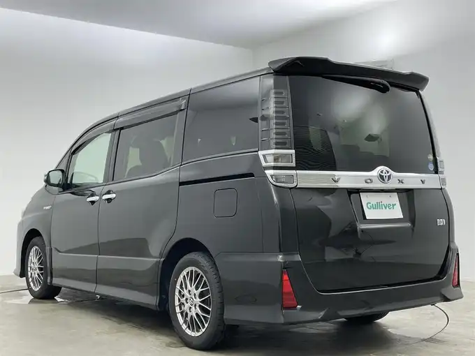 煌めき　 0205★★ トヨタ ヴォクシーの新車グレード一覧（1ページ目）｜新車・中古