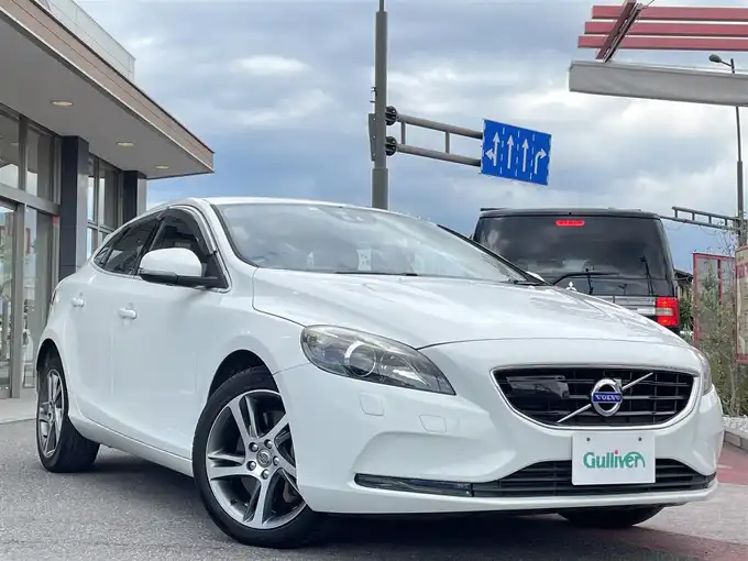 新着情報“Ｖ４０D4”2016年式アイスホワイト入荷しました！