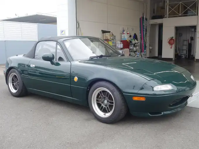 新着情報“ユーノスロードスタースペシャルパッケージ装着車”1995年式ネオグリーン入荷しました！