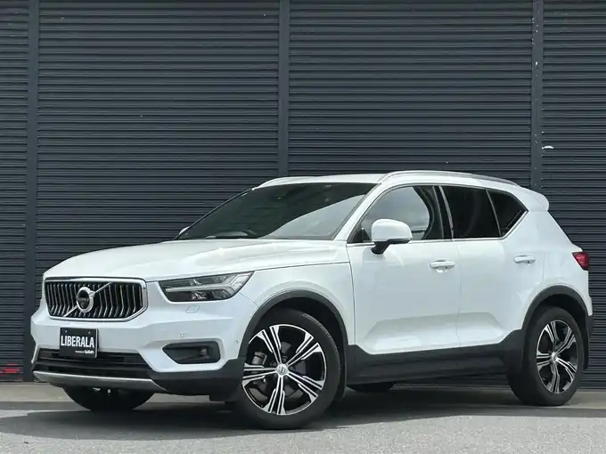 新着情報“ＸＣ４０T4 AWD インスクリプション”2019年式クリスタルホワイトP入荷しました！