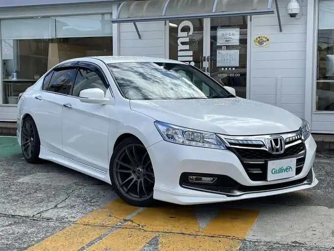 新着情報“アコード ハイブリッドLX”2014年式ホワイトオーキッドパール入荷しました！