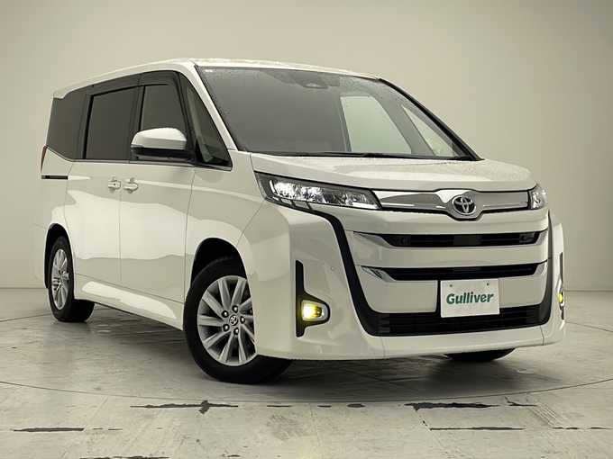 新着情報“ノアハイブリッドZ”2023年式ホワイトパールクリスタルシャイン入荷しました！