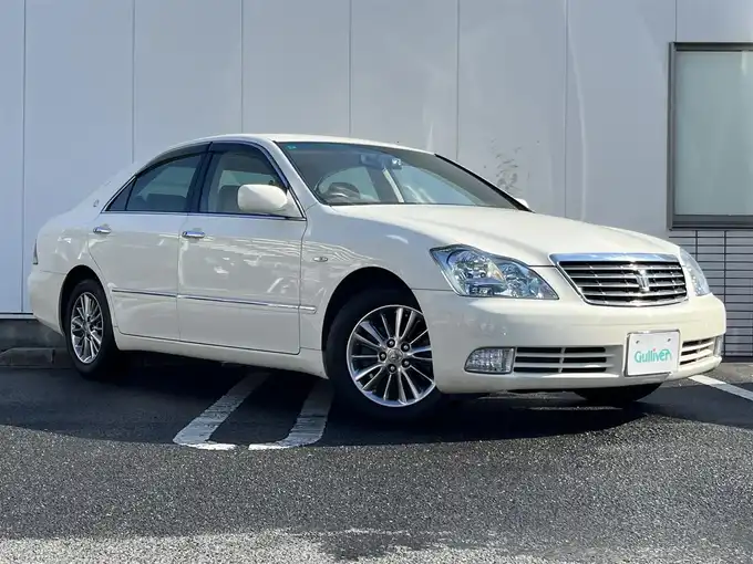 新着情報“クラウンロイヤルサルーン プレミアム50thエディション”2005年式バニラホワイト入荷しました！