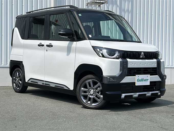 新着情報“デリカミニT プレミアム”2025年式アメジストブラック/シルキーホワイト入荷しました！
