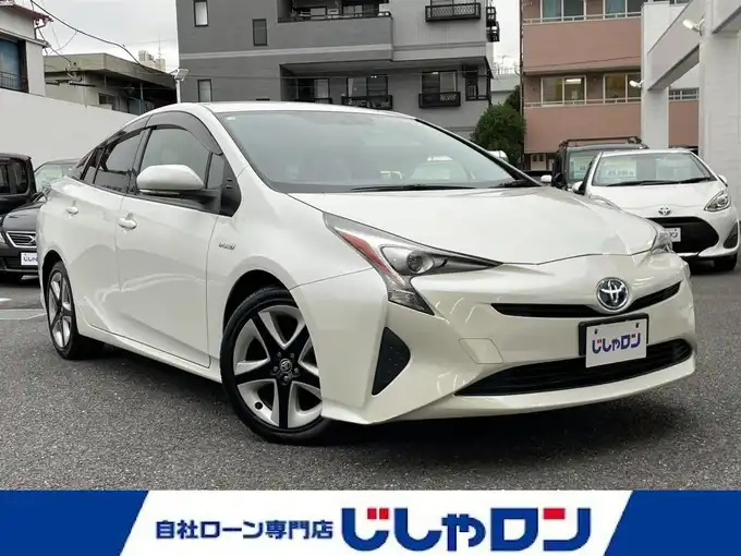 新着情報“プリウスSツーリングセレクション”2016年式ホワイトパールクリスタルシャイン入荷しました！