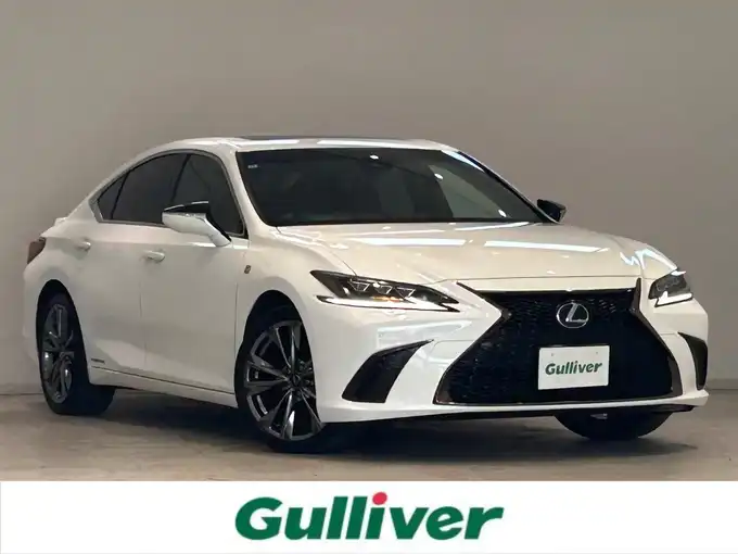新着情報“ＥＳES300h Fスポーツ”2019年式ホワイトノーヴァガラスフレーク入荷しました！