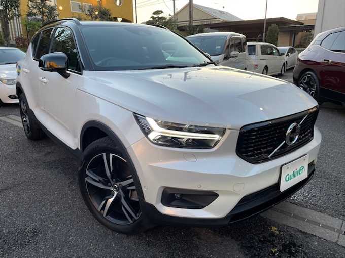 新着情報“ＸＣ４０T4 AWD Rデザイン”2020年式クリスタルホワイトP/ブラック入荷しました！