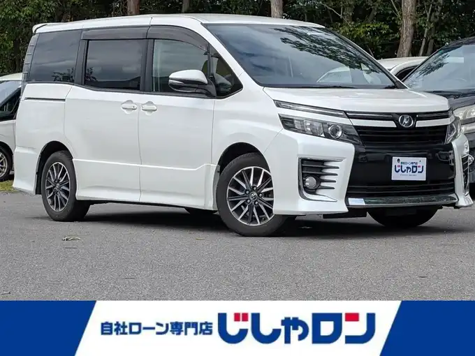 新着情報“ヴォクシーZS”2014年式ホワイトパールクリスタルシャイン入荷しました！