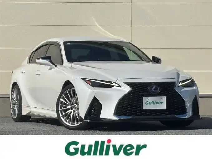 新着情報“ＩＳIS300h バージョンL”2021年式ソニッククォーツ入荷しました！