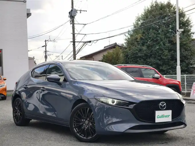 新着情報“ＭＡＺＤＡ３ファストバックXDプロアクティブ ツーリングセレクション”2019年式ポリメタルグレーM入荷しました！