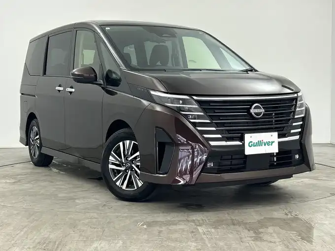 新着情報“セレナハイウェイスターV”2023年式インペリアルアンバーP入荷しました！