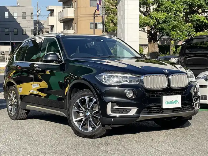 新着情報“Ｘ５xDrive 35d xライン”2018年式サファイアブラックP入荷しました！