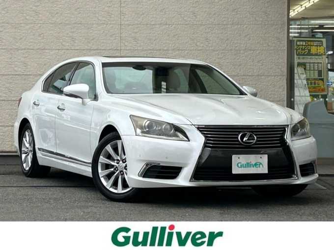 新着情報“ＬＳ460 バージョンC”2012年式ホワイトパールクリスタルシャイン入荷しました！