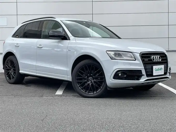 新着情報“Ｑ５2．0 TFSI クワトロ Sライン”2016年式スズカグレーメタリック入荷しました！