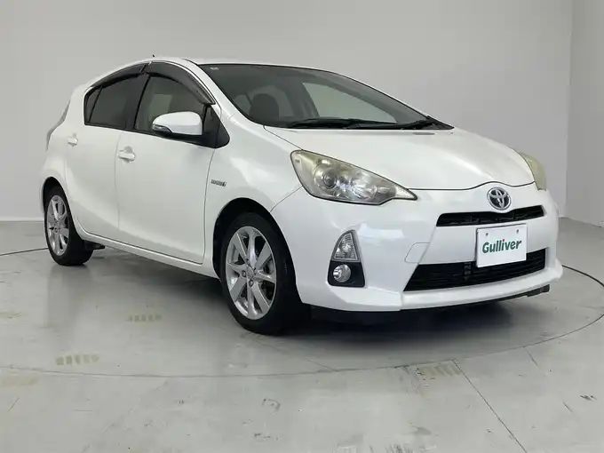 トヨタTOYOTAG's AQUA アクアライムホワイトパールクリスタルシャイン G“G's” (ライムホワイトパールクリスタルシャイン) 〈オプション