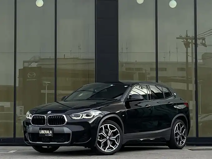 新着情報“Ｘ２xDrive 20d MスポーツX”2022年式黒入荷しました！