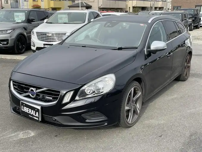 新着情報“Ｖ６０T6 AWD Rデザイン”2012年式黒入荷しました！