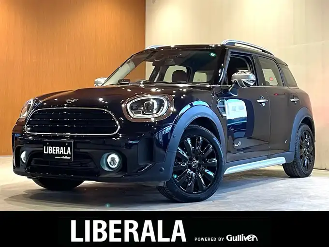 新着情報“ＭＩＮＩクーパーD クロスオーバー オール4 エッセンシャル・トリム”2020年式MINI Yoursエニグマティックブラック入荷しました！