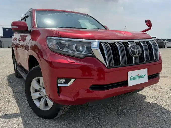 新着情報“ランドクルーザープラドTX”2018年式レッドマイカメタリック入荷しました！