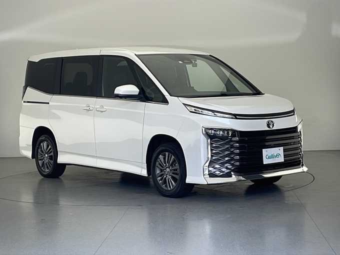 新着情報“ヴォクシーS－Z”2023年式ホワイトパールクリスタルシャイン入荷しました！