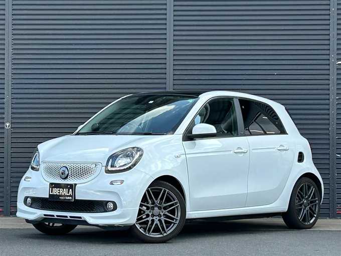 新着情報“スマートフォーフォーBRABUS スポーツ”2018年式白入荷しました！