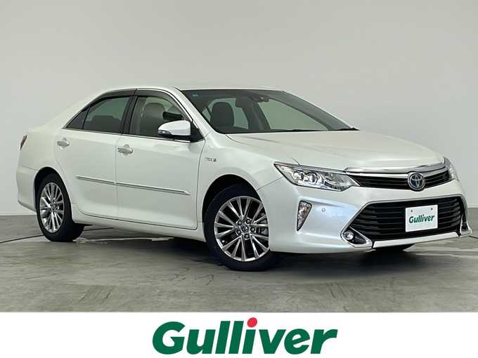 新着情報“カムリハイブリッド Gパッケージ・プレミアムブラック”2016年式ホワイトパールクリスタルシャイン入荷しました！