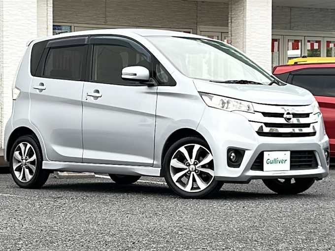 新着情報“デイズハイウェイスター Gターボ”2014年式クールシルバー入荷しました！