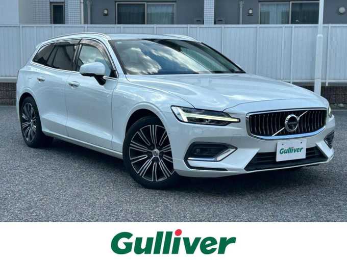 新着情報“Ｖ６０T5 インスクリプション”2018年式アイスホワイト入荷しました！