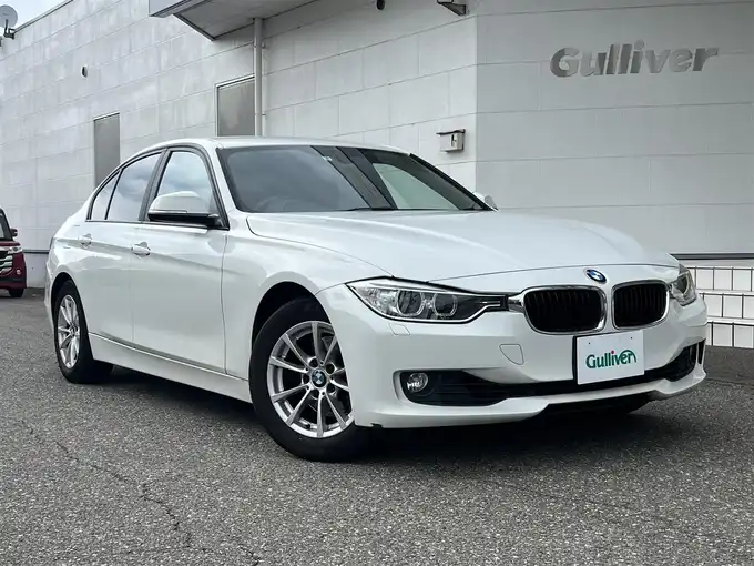 新着情報“３２０ｉ”2013年式アルピンホワイトⅢ入荷しました！