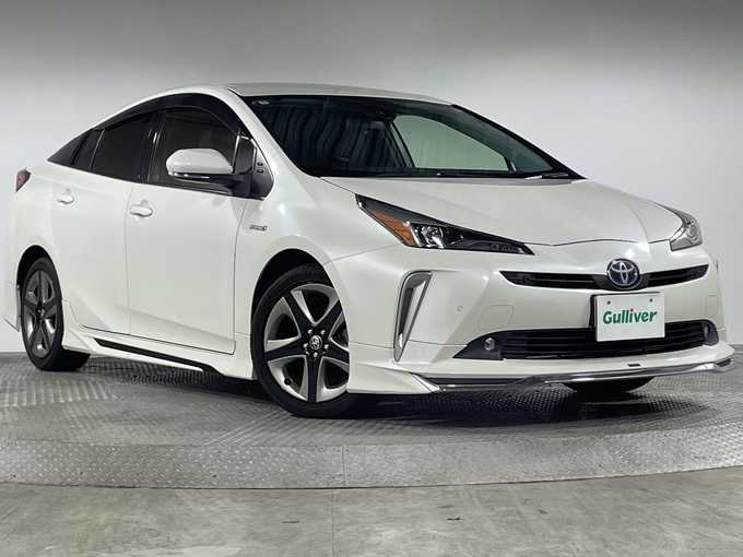 新着情報“プリウスSツーリングセレクション”2020年式ホワイトパールクリスタルシャイン入荷しました！